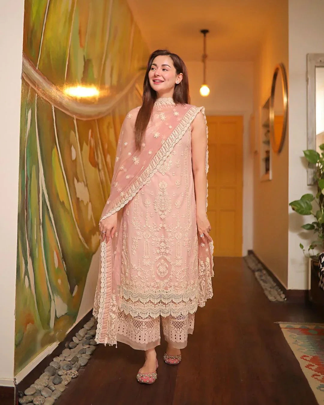 3 Piece Embroidered Lawn Shirt with Embroidered Organza Dupatta V1049