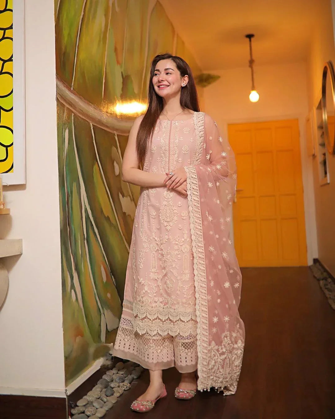 3 Piece Embroidered Lawn Shirt with Embroidered Organza Dupatta V1049